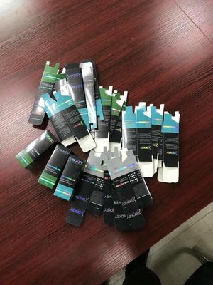 80gsm etiquetas da garrafa do papel 50ml, etiqueta da garrafa de vidro da cor de Pantone